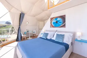 Chalet 'Dome On The Hill with Jacuzzi' avec vue sur la mer, Wi-Fi et climatisation - Image 5