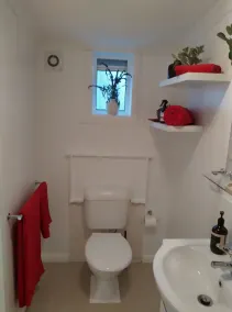 Peaceful Pet Friendly! cottage set on 1 acre - 5 mins from beach - Image 2