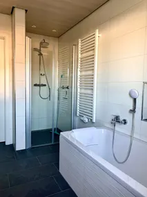 Appartamento di vacanza \"Waldhütter\" con vista sulle montagne, terrazza condivisa e Wi-Fi - Image 3