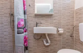Pet Friendly Home In Tinj - Image 4