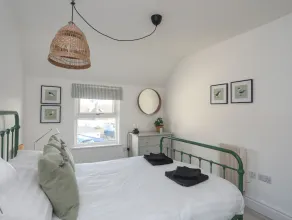 DISGWYLFA, pet friendly, country holiday cottage in Moelfre - Image 4