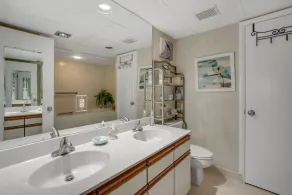 Harbour Island 204M - Image 3