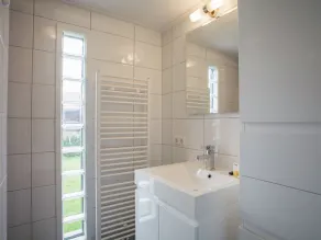 Lovely Holiday Home in Kattendijke near Centre - Image 3