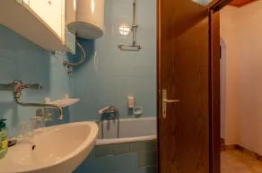 Appartement de deux chambres prés de la plage Zavalatica, Korcula (A-187-b) - Image 3