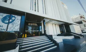 City Royal Hotel and Casino - Image 4