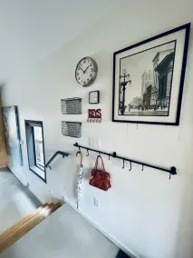 15 min to downtown | Hot tub | Spacious+peaceful+modern - Image 2