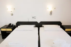 Relax Hotel - Image 4
