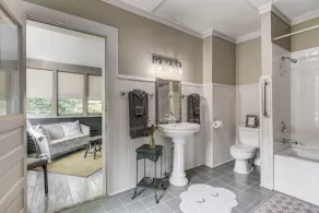 Three Pines Petersburg - Luxurious 10 Bedroom Home in Historic Petersburg - Image 5