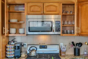 Professionally Managed | 3 Blocks to Beach - Image 5