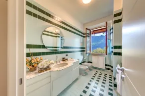 Villa med have foran søen - Image 5