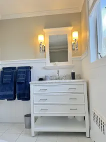 Beautiful condo next to commuter rail into Boston - Image 5