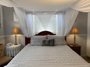 Pet Friendly -Easy walk to beach, cafes, restaurants - Free Netflix - Wifi - Image 4