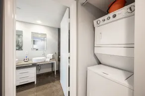 ICON BRICKELL • CORNER TWO BEDROOM• OCEAN VIEW - Image 4