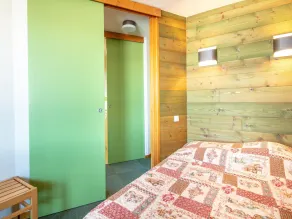 Spacious Mountain Stay for 7 in Doucy - Image 5