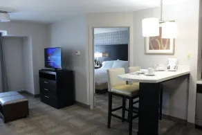 1 Bedroom | King Suite. Free Breakfast. Pool, Gym - Image 2