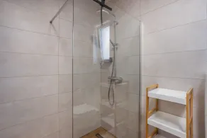 Three bedroom villa with pool - Image 4