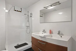 Luxury holiday apartment for 4 people - directly located at the marina and Grevelingen, near the Aqua Mundo swimming pool. - Image 2