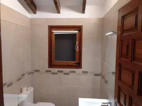 Isolada Villa Sleeps 6/7, piscina privada, grande pátio e jardins. Ar Condicionado / WIFI! - Image 3
