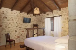 Nestor Villa, with Heated Pool & Absolute Privacy - Image 3
