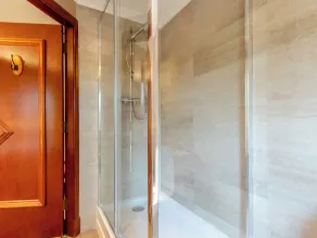 Alojamiento de 9 habitaciones en Kilwinning, near Ayr - Image 4