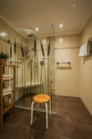 Ferienwohnung Nr. 03 \"Untersberg\" für 1-2 Pers., ca. 69 qm, Schlafzimmer, Wohnschlafraum, Küche, Terrasse - Image 3