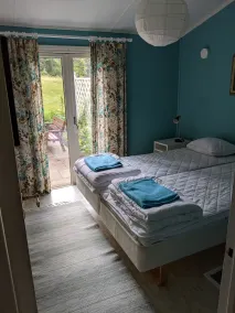 Hyggelige rekreative huse med idyliskt udsigt over søen. - Image 5