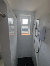 20 - Hideaway Studio Apartment - Image 2