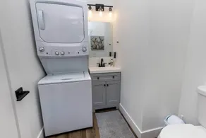 Modern Luxury 5BR 4BA with Heated Pool and EV Charge - Image 3