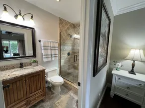 Högt uppgraderad, 5 Bed, 4, 5 ba, New Pool w / Jacuzzi, 1/2 mil promenad till Disney - Image 2