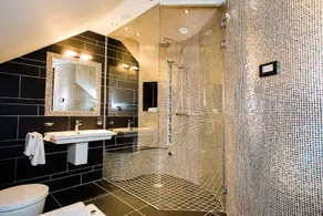 “ GRAND CANAL DOCK LUXURY “ SPECIAL OFFER'' - Image 2