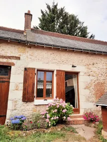 Renovated house in pretty Touraine village - Image 4