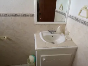 Ruhige 2-Bett-Apartment in der Nähe von Strand - Image 4