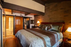 Great location! Perfect for traveling medical professional or corporate housing - Image 4