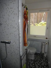 Ferienhaus Waldoase für 2 - 3 Personen, Freistehend auf Eingezäuntem Grundstück - Image 2
