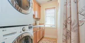 GoldCoast-2nd Flr m / Elevator-Handicap Friendly-Across frm Beach, 5 bdrms / 4 bths - Image 2