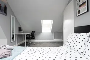 Cosy Brighton Apt | Walk to Stations | Quiet Area - Image 4