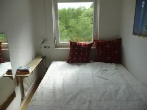 Godt vedligeholdt, roligt, med indendørs pool, parklignende grunde og adgang til søen - Image 5