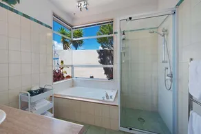 Aporo - Architectural & Spacious with Sea Views - Image 5