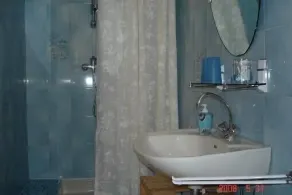 Independent ground floor of a villa, residential, garden and private pool - Image 2