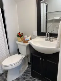 Private Top Floor in Historic Home - Image 4