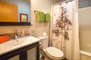 9 Lodge - Downtown, AC, Ground Floor! - Image 4