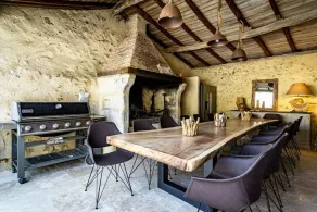 Renoviertes Bauernhaus auf 3 Hektar mit sicherem privatem Pool + Tennis - Image 5