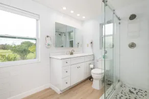 Privathaus am Wasser - 7 Schlafzimmer, 6 Vollbäder, Pool, 24 m Dock, Parkplatz, überdachte Veranda - Image 2