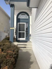 Peace of mind property is a one bedroom basement with separate entrance ,wet bar - Image 5