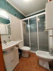 Superbe Appartement Avec Terasse et Piscine Proche de la mer - Image 2