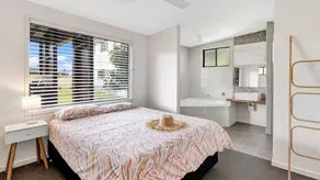 Hibiscus Dreaming - Walking distance to the beach - Image 3
