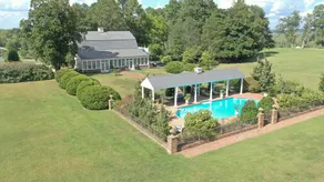 Smukke vognhus ved Cumberland Plantation - Image 2