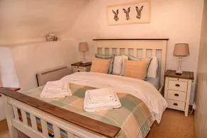 Charming Thatched Cottage in Alcombe, No Deposit - Image 5
