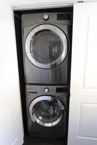 Beautiful 2-Bedroom + Loft with Hot Tub at Lake Ashmere - Image 3
