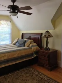 Beautifully Renovated 1940s Farmhouse- in pastoral setting SPECIAL SUMMER RATE - Image 5